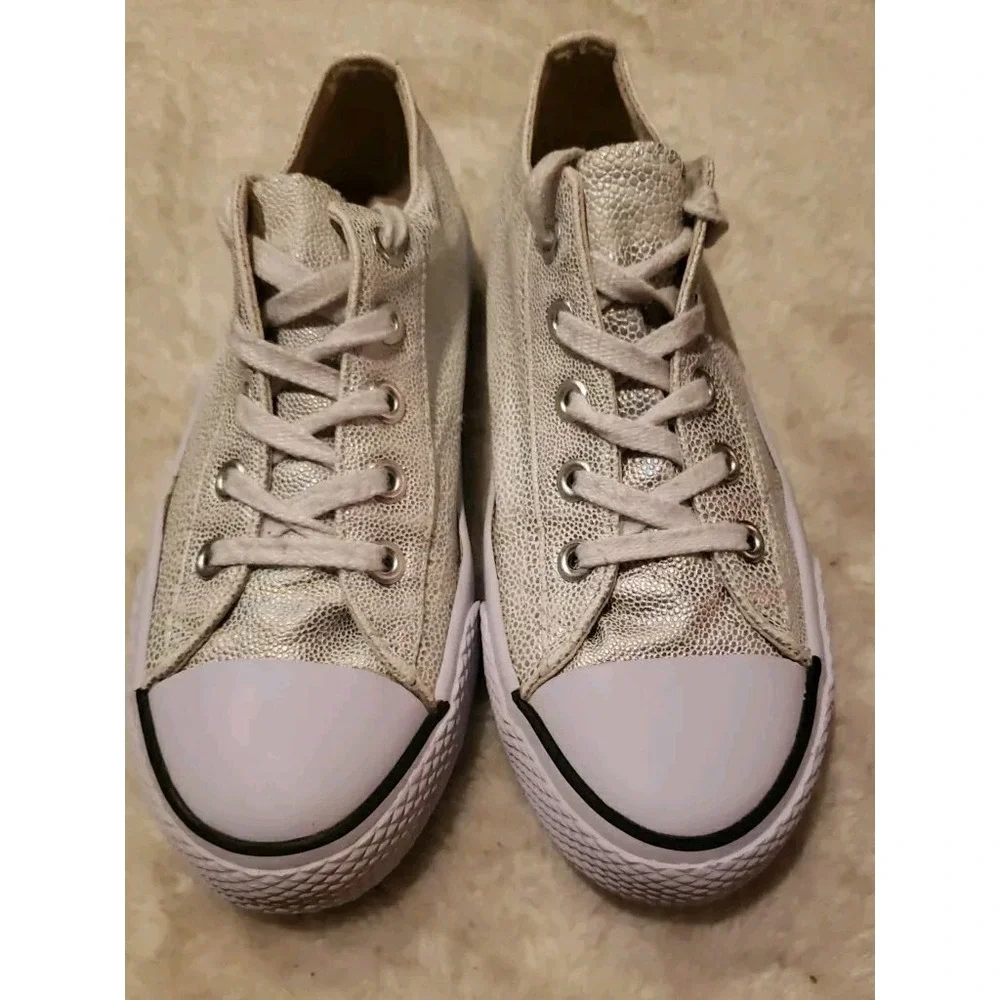 Airwalk‎ Sneakers Women's Size 7 Iridescent Silver Lace Up Low Top Flat